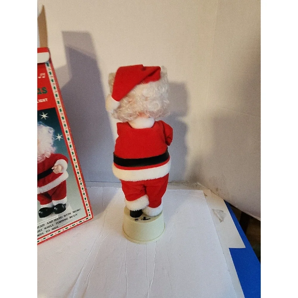 Vintage Battery Operated Happy Christmas Santa Claus Lighted Motion Musical 15